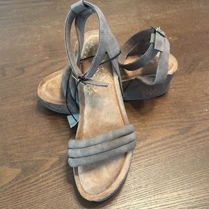 NWT brown sandals
